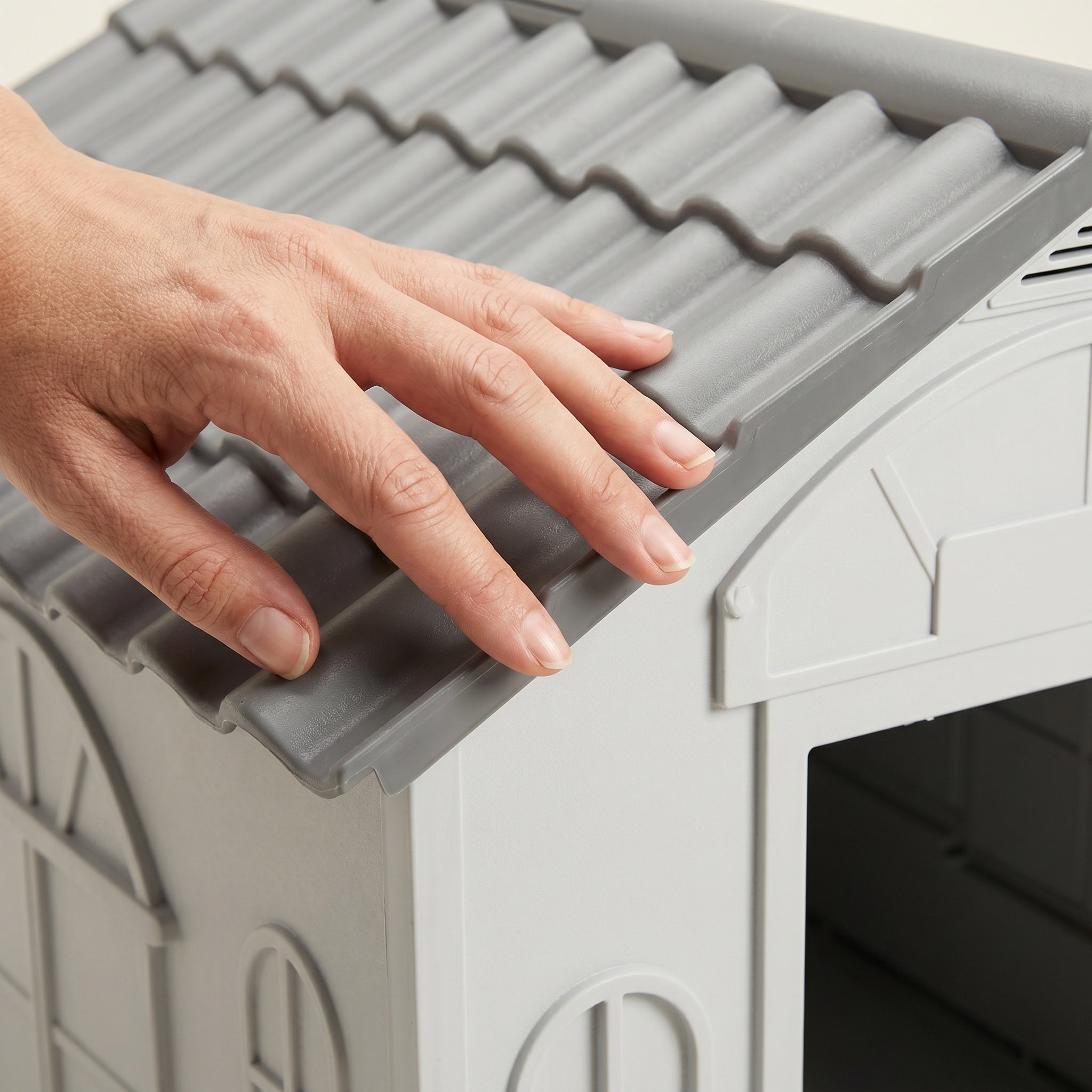 Niche maison pour chien gris