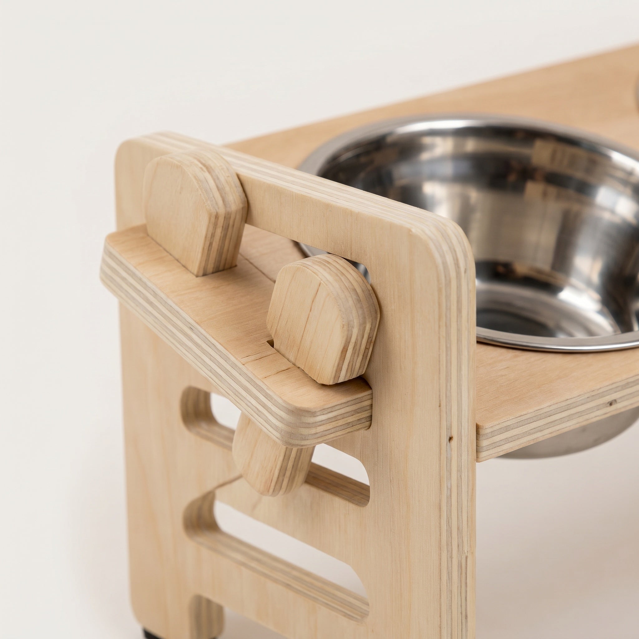 Gamelle Surélevée Bois et son tapis pour chien