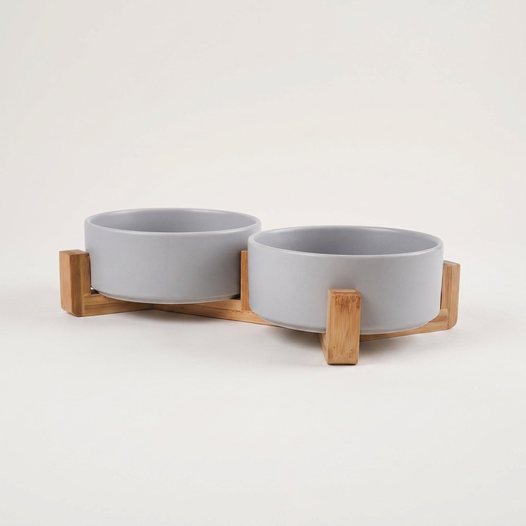 Gamelle surélevée en bois pour chien